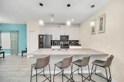 780PB · Luxury 5Bd Home W/Private Pool& * Close To Parks - Image 2