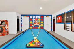 8872QL-Backup · Newly Furnished 9BR Villa with Pool/Spa - Image 4