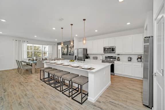 2525 Shanti · Amazing 15 Suites Mansion/Pool/Spa/Close to Disney - Image 2