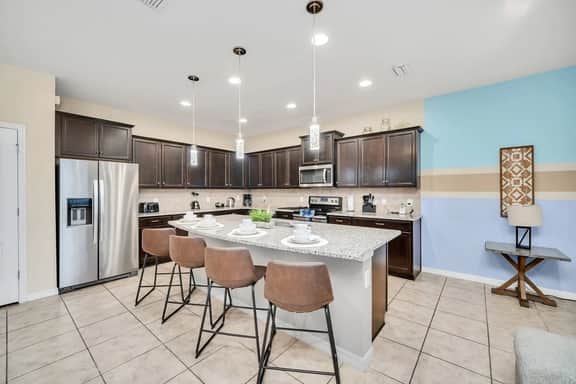 8805BC · Amazing Luxury 9Br Villa With Lake View*Pool*Spa - Image 3