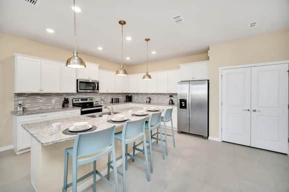 2130LC · Brand New 9Bd Mansion Pool/ Spa At Windsor Island - Image 4