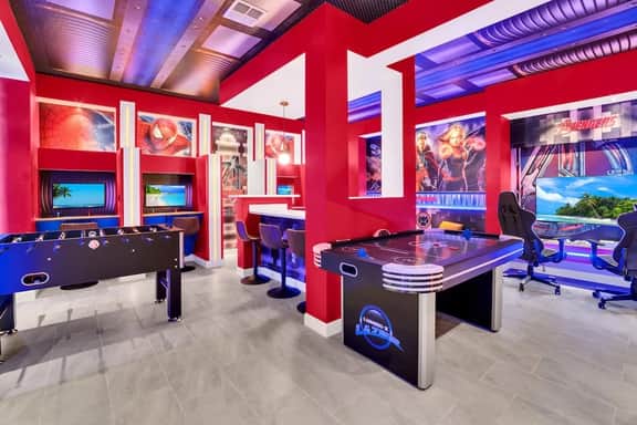 3017PS · Brand New Luxury 9BR Villa/ Pool/Spa/Game Room - Image 2