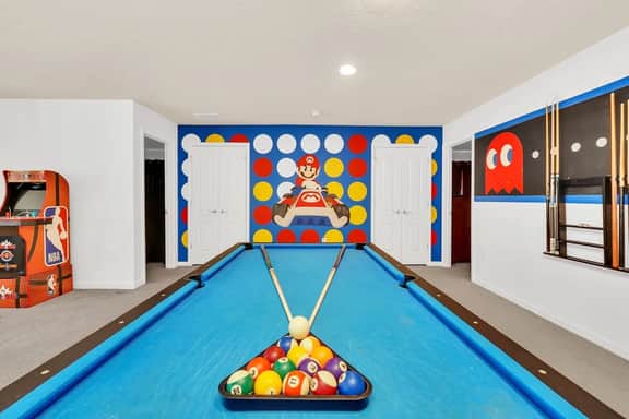 8872QL-Backup · Newly Furnished 9BR Villa with Pool/Spa - Image 4