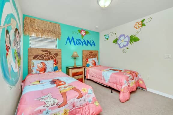 8872QL-Backup · Newly Furnished 9BR Villa with Pool/Spa - Image 5