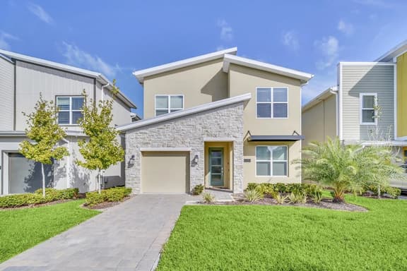 2758BD · Dazzling 5BR Villa in Storey Lake with Pool & Spa - Image 1