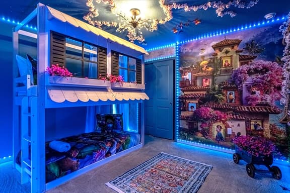 3937LA-Luxury 7BR Villa w/Pool & Resort Access, Sleep 16- 15Min - Image 1